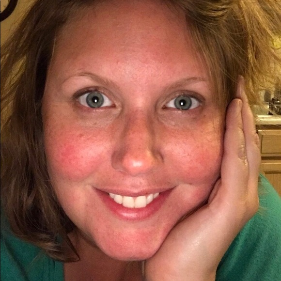 Meet your Posher, Angela - Picture 1 of 1